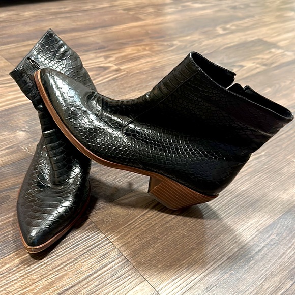 Maypie Black snakeskin boots - Picture 3 of 4